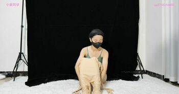 【小萌同学】经典kigurumi，皮革女王装愉虐，呻吟不断！小萌疯狂挣扎不放开~