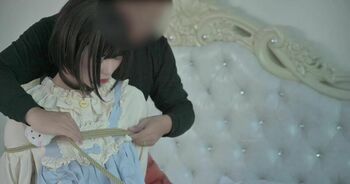 小Lolita驷马调教【伪娘】驷马、鞭打PP脚心、口环夹子口水收集、郊狼电击、zdb震菊菊